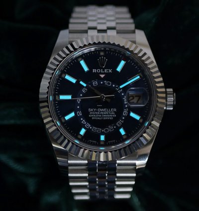 Rolex Sky-dweller Mint Complete Set Sky-dweller Blue Dial Jubilee Bracelet Fluted Bezel Steel 326934