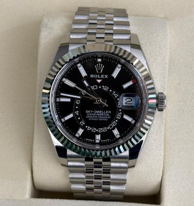 Rolex Sky-dweller Nero Nuovo 2025 Full Set Con Documenti Scatola Rolex