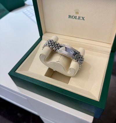 Rolex Sky-dweller Nero Nuovo 2025 Full Set Con Documenti Scatola Rolex
