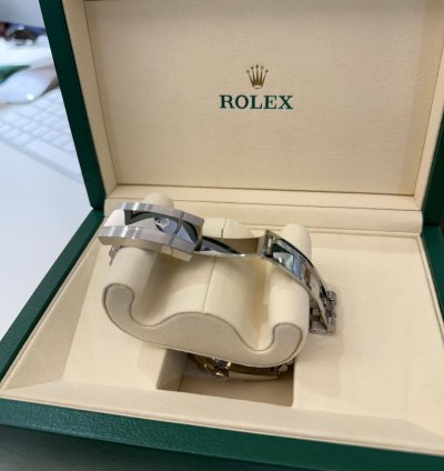 Rolex Sky-dweller Nero Nuovo 2025 Full Set Con Documenti Scatola Rolex