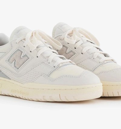 Ald New Balance 550 - Us 9 5 White - Aime Leon Dore In Hand