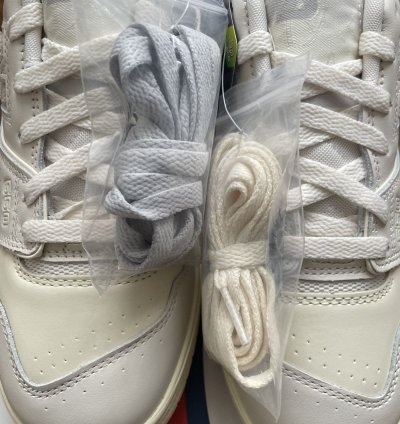 Ald New Balance 550 - Us 9 5 White - Aime Leon Dore In Hand