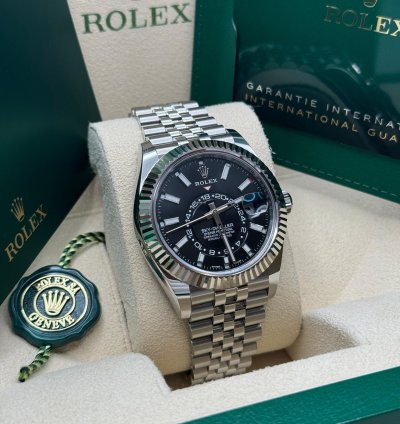 Rolex Sky-dweller New 2023 Black Dial White Gold Fluted Bezel Jubilee Bracelet 42mm Stainless