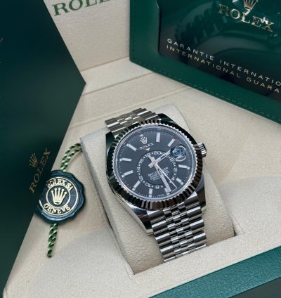 Rolex Sky-dweller New 2023 Black Dial White Gold Fluted Bezel Jubilee Bracelet 42mm Stainless