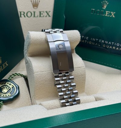 Rolex Sky-dweller New 2023 Black Dial White Gold Fluted Bezel Jubilee Bracelet 42mm Stainless
