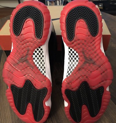 Jordan Bred 11 Size 7 2019