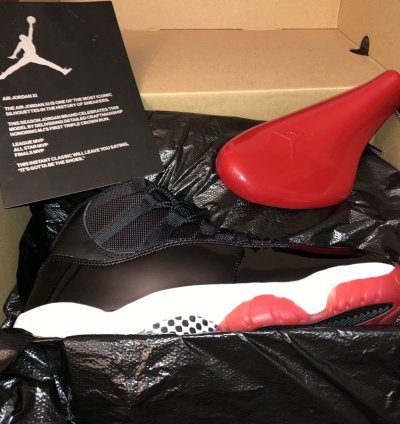 Jordan Bred 11 Size 7 2019
