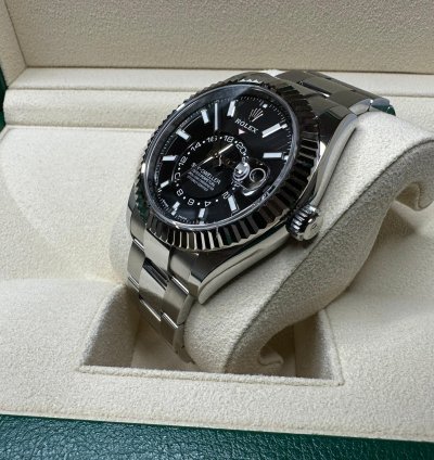Rolex Sky-dweller New 2023 Unworn Sky Dweller Black Dial Oyster 42mm 326934