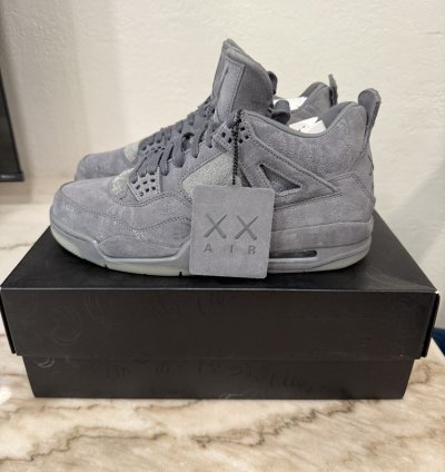 Jordan Kaws 4