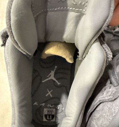Jordan Kaws 4