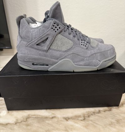 Jordan Kaws 4