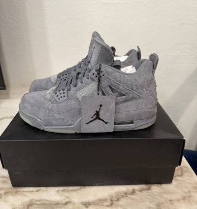 Jordan Kaws 4
