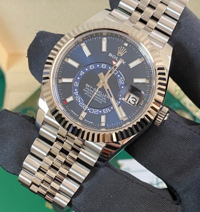 Rolex Sky-dweller New 2024 Unworn Sky-dweller Steel Jubilee Blue Index Dial 336934 Full Set