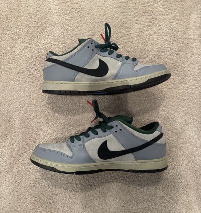 Nike Sb Dunk Low Maple Leaf