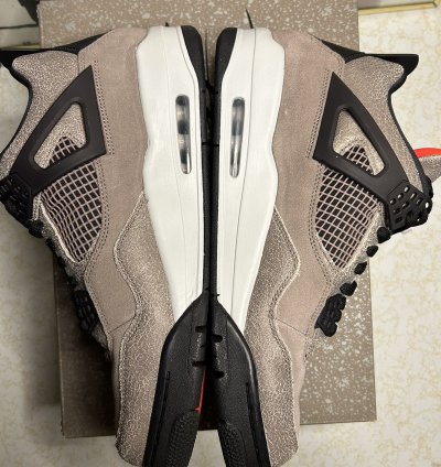Jordan Retro 4 Taupe