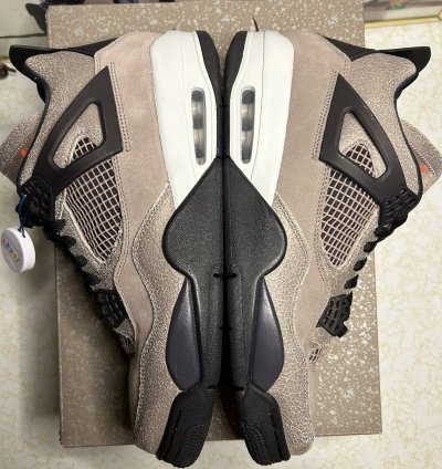 Jordan Retro 4 Taupe