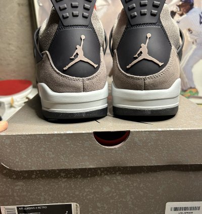 Jordan Retro 4 Taupe