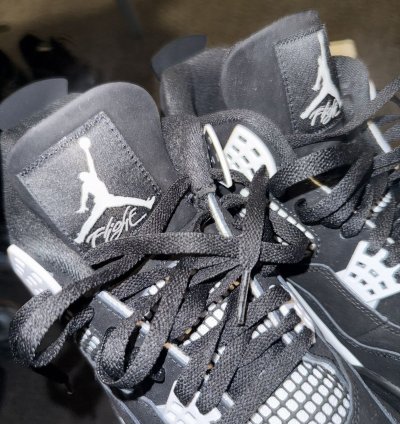 Jordan Retro 4 White Thunder