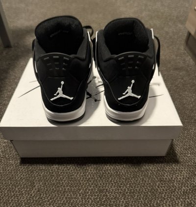 Jordan Retro 4 White Thunder