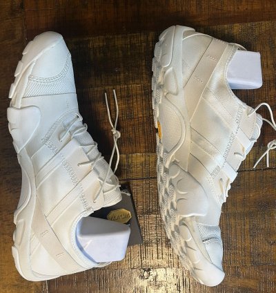 Issey Miyake New Balance Mt10ov1 White