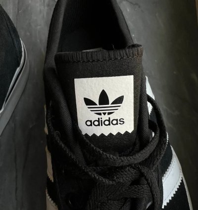 Adidas Adiease Sneakers
