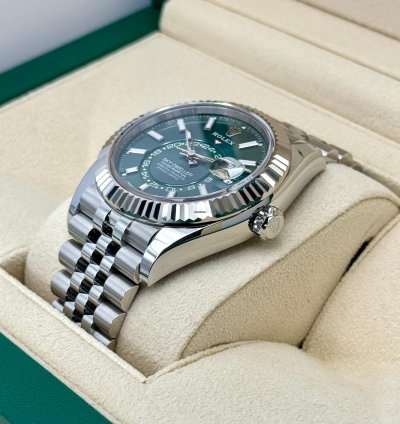 Rolex Sky-dweller New 2025 Sky-dweller 42mm 336934 Jubilee Green Dial