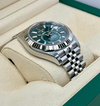 Rolex Sky-dweller New 2025 Sky-dweller 42mm 336934 Jubilee Green Dial