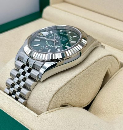 Rolex Sky-dweller New 2025 Sky-dweller 42mm 336934 Jubilee Green Dial