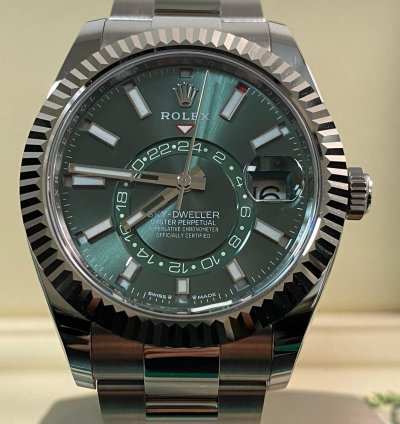 Rolex Sky-dweller New 2025 Unworn Sky-dweller Steel Mint Green Dial Fluted Bezel 336934 Full Set
