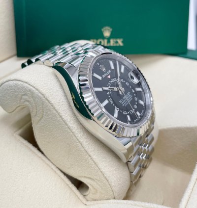 Rolex Sky-dweller New Complete 336934 Sky-dweller Black Dial Stainless Steel 42mm Jubilee Bracelet