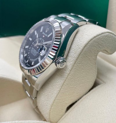 Rolex Sky-dweller New Complete 336934 Sky-dweller Black Dial Stainless Steel 42mm Oyster Bracelet
