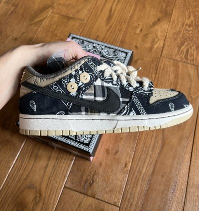 Nike Sb Dunk Low Prm Qs Sz9 Travis Scott Friends Family
