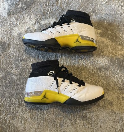 Lightning Air Jordan 17 Low box And Case Included