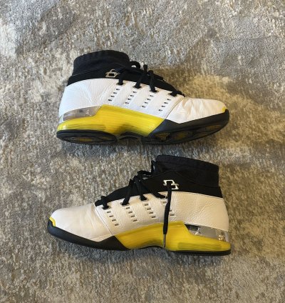 Lightning Air Jordan 17 Low box And Case Included