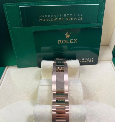 Rolex Daytona Sundust And Black Index Dial Oyster Bracelet 126505