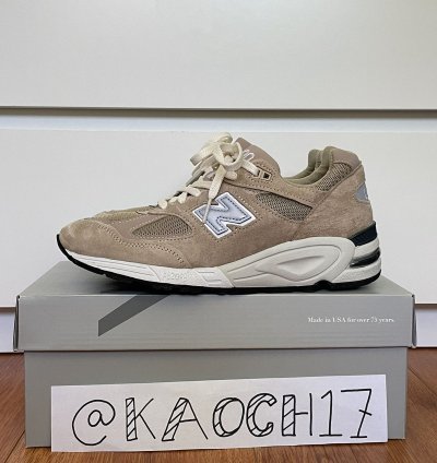 Kith Tannin New Balance 990v2