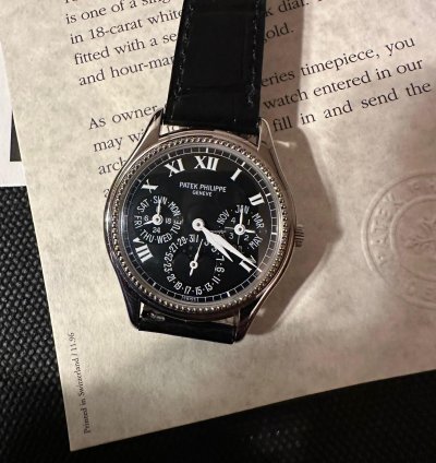 Patek Philippe Perpetual Calendar Limited Edition - Model 5038g - Full Set