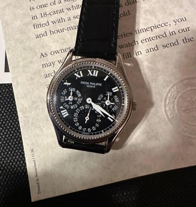 Patek Philippe Perpetual Calendar Limited Edition - Model 5038g - Full Set