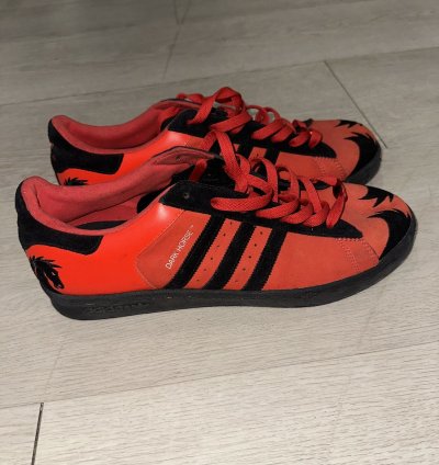 Adidas Dark Horse Comics Adicolor Century R3 Sneakers