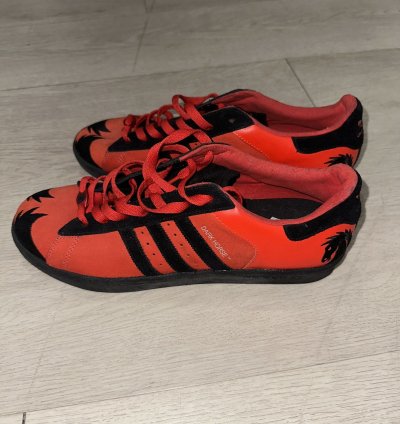 Adidas Dark Horse Comics Adicolor Century R3 Sneakers
