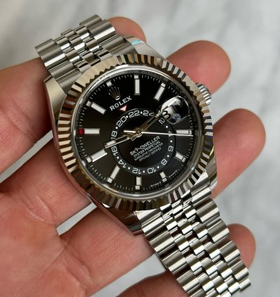Rolex Sky-dweller Stainless Jubilee Black Bnib 2024