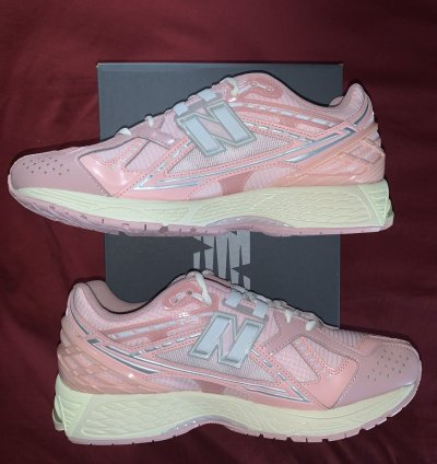 New Balance 1906