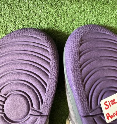Nike Sb Dunk Low Purple Pigeons Size 9