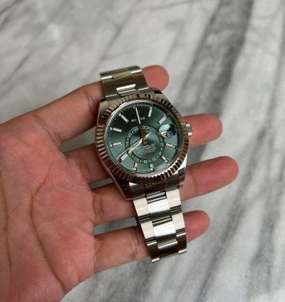 Rolex Sky-dweller Stainless Oyster Green Bnib 2024