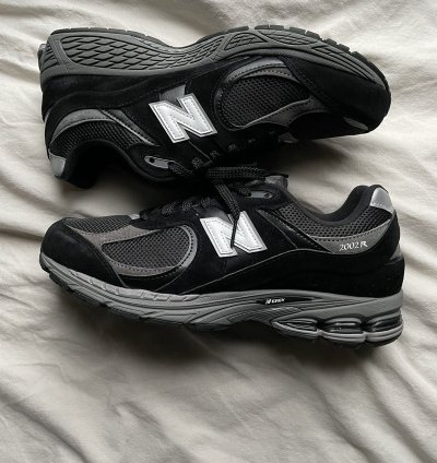 New Balance 2002r