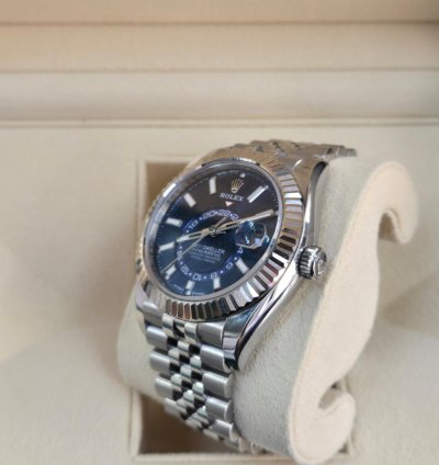 Rolex Sky-dweller Steel Blue Dial Jubliee