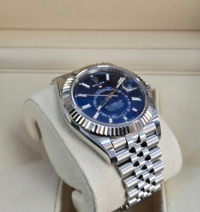 Rolex Sky-dweller Steel Blue Dial Jubliee