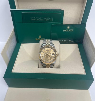Rolex Sky-dweller Two-tone Stainless Steel - Yellow Gold Champagne Index Dial Jubilee 326933