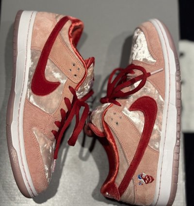 Nike Sb Dunk Low Strangelove