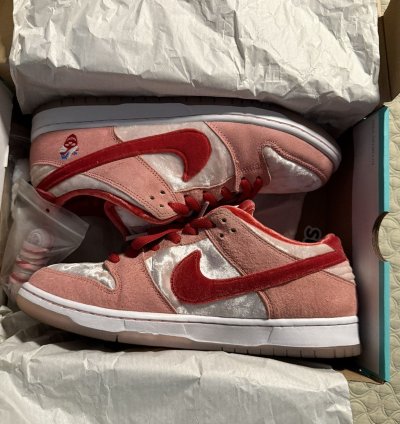 Nike Sb Dunk Low Strangelove Skateboards